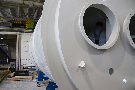 ЕМКОСТЬ С ДВОЙНОЙ СТЕНКОЙ ДЛЯ ОПАСНОЙ ХИМИИ