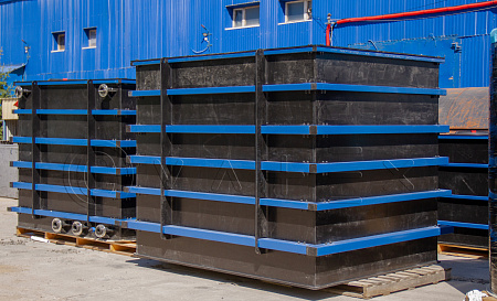 ПРЯМОУГОЛЬНАЯ ЕМКОСТЬ ИЗ ПОЛИЭТИЛЕНА НИЗКОГО ДАВЛЕНИЯ