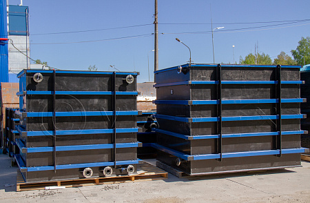 ПРЯМОУГОЛЬНАЯ ЕМКОСТЬ ИЗ ПОЛИЭТИЛЕНА НИЗКОГО ДАВЛЕНИЯ