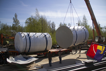 ЕМКОСТЬ С ДВОЙНОЙ СТЕНКОЙ ДЛЯ ОПАСНОЙ ХИМИИ